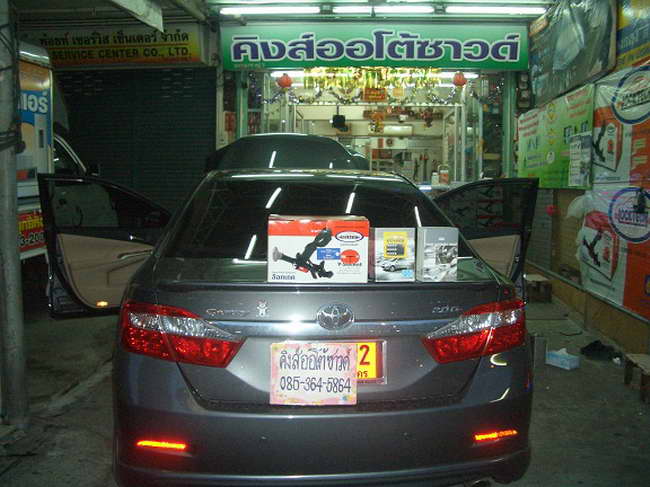 ลูกค้านำ รถยนต์ TOYOTA CAMRY 2012 มาติดตั้ง LOCKTECH กล่องส้ม, รีโมทกันขโมย ABT EGO CAR DG, และ อุลตราโซนิค กับทางร้าน