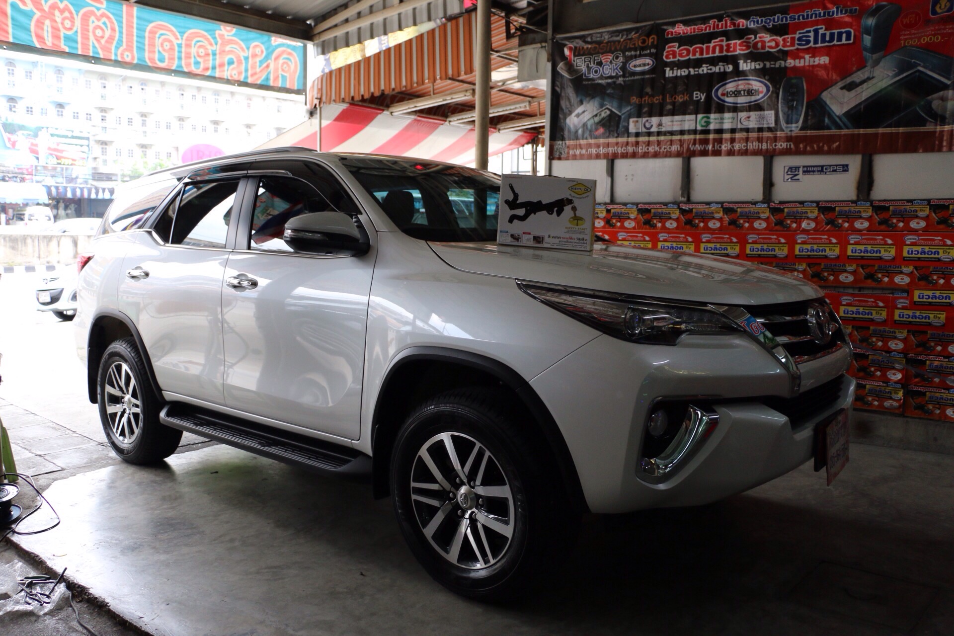 Locktech กล่องเหลือง FORTUNER 2015