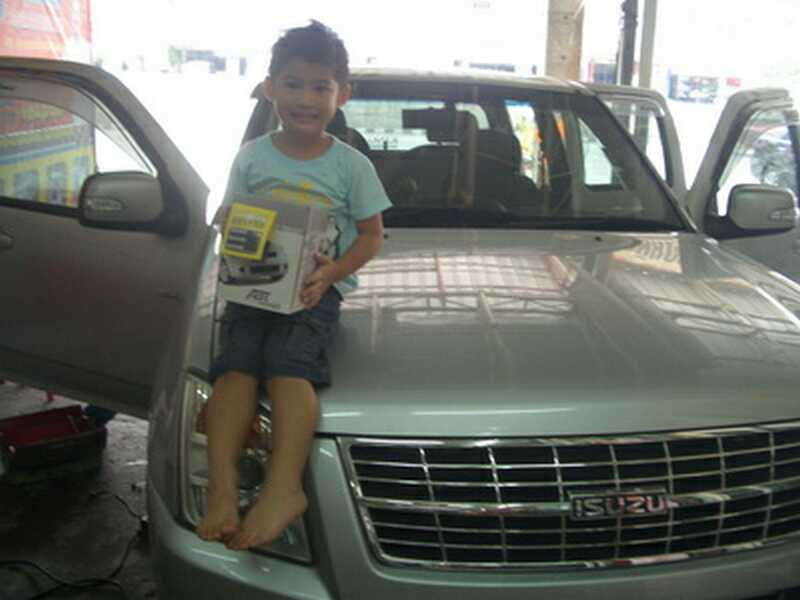ลูกค้านำรถยนต์ ISUZU D-MAX มาติดตั้งรีโมทกันขโมย ABT V4-DG KEYPAD กับทางร้าน