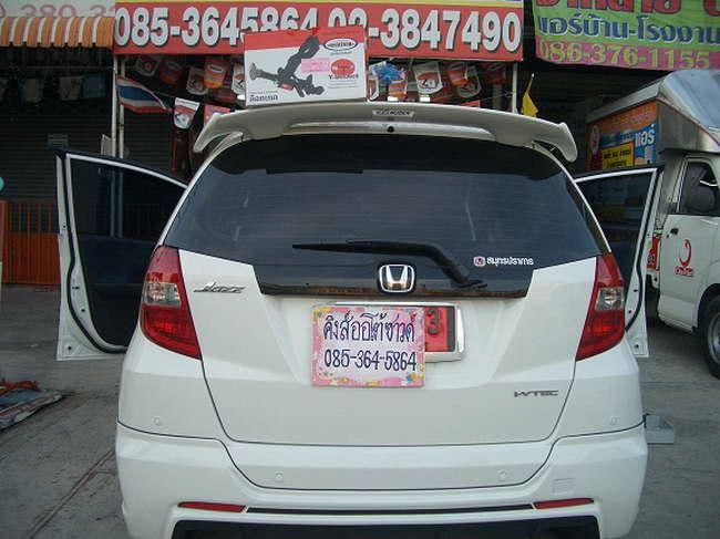 ลูกค้านำ รถยนต์ HONDA JAZZ มาติดตั้ง LOCKTECH กล่องส้ม กับทางร้าน