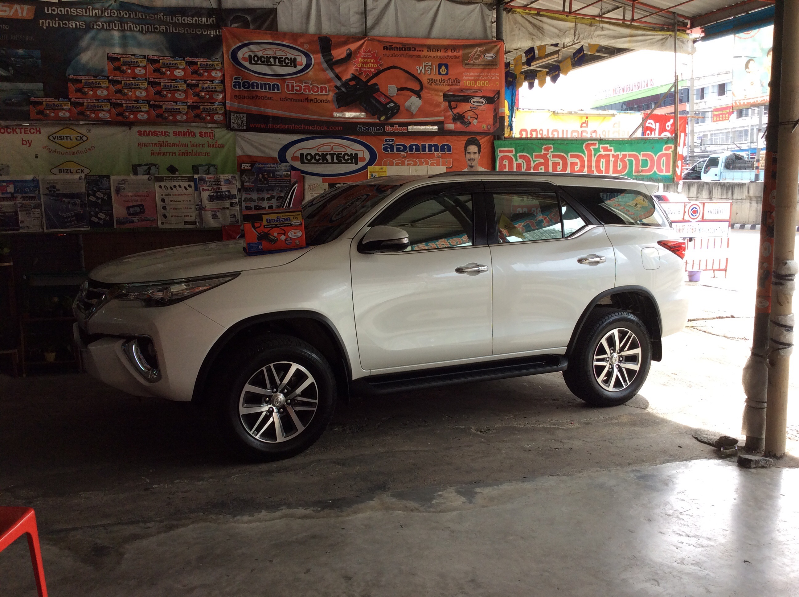 Locktech new lock และปลดบล็อกสัญญาณภาพ fortuner 2015