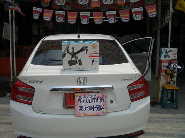 ลูกค้านำ รถยนต์ HONDA CITY 2012 มาติดตั้ง LOCKTECH VISITLOCK BIZLOCK กล่องฟ้า กับทางร้าน
