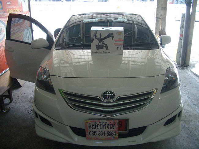 ลูกค้านำ รถยนต์ TOYOTA VIOS มาติดตั้ง LOCKTECH VISITLOCK BIZLOCK กล่องฟ้า กับทางร้าน