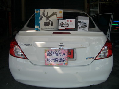 ลูกค้านำ รถยนต์ NISSAN ALMERA มาติดตั้ง LOCKTECH VISITLOCK BIZLOCK กล่องฟ้า เซนเซอร์ถอยหลัง 4 จุด แล