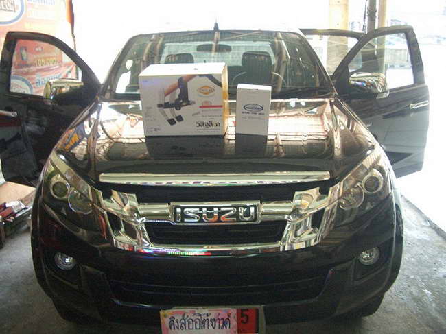 ลูกค้านำ รถยนต์ ISUZU D-MAX 4 ประตู 2012 มาติดตั้ง LOCKTECH VISITLOCK กล่องเหลือง และ ล็อคยางอะไหล่ 
