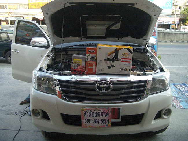 ลูกค้านำ รถยนต์ TOYOTA HILUX VIGO CHAMP มาติดตั้ง LOCKTECH VISITLOCK กล่องเหลือง และรีโมทกันขโมย ABT