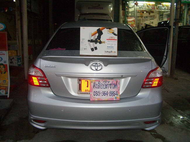ลูกค้านำ รถยนต์ TOYOTA NEW VIOS มาติดตั้ง LOCKTECH VISITLOCK กล่องเหลือง กับทางร้าน
