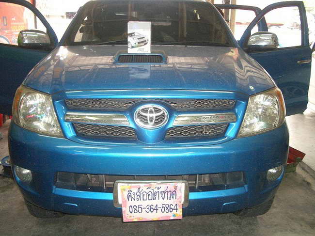 ลูกค้านำ รถยนต์ TOYOTA HILUX VIGO มาติดตั้ง รีโมทกันขโมย ABT MINI PLUS กับทางร้าน
