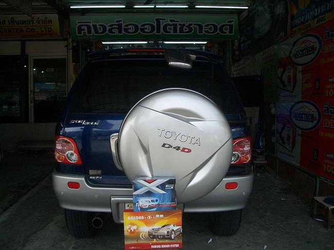 ลูกค้านำ รถยนต์ TOYOTA SPORT RIDER มาติดตั้ง รีโมทพับ X5 และ เซนเซอร์ถอยหลัง 4 จุด กับทางร้าน