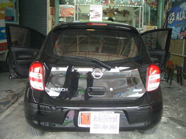 ลูกค้านำ รถยนต์ NISSAN MARCH ป้ายแดง มาติดตั้ง รีโมทกันขโมย ABT MINI PLUS กับทางร้าน