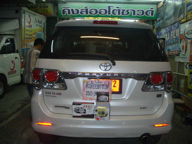 ลูกค้านำ รถยนต์ TOYOTA FORTUNER ป้ายแดง มาติดตั้ง รีโมทกันขโมย ABT UPGRADE LIMITTED DG และเซนเซอร์ 4