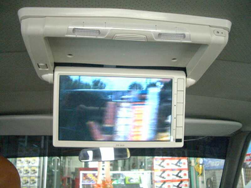 ลูกค้านำรถยนต์ ISUZU CAMEO มาติดตั้งจอเพดานZULEX 9นิ้ว กับทางร้าน