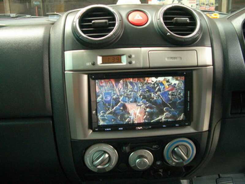 ลูกค้านำ รถยนต์ ISUZU D-MAX CAB มาติดตั้ง หน้าจอ 2 ดิน CONCEPT CDD-6955 กับทางร้าน