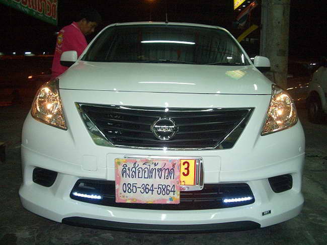 ลูกค้านำ รถยนต์ NISSAN ALMERA มาติดตั้ง ไฟ DAY LIGHT และ เซนเซอร์หน้า 2 จุด กับทางร้าน