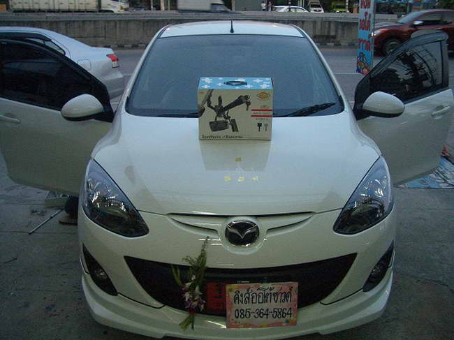 ลูกค้านำ รถยนต์ MAZDA 2 มาติดตั้ง LOCKTECH VISITLOCK BIZLOCK กล่องฟ้า กับทางร้าน