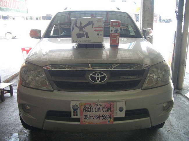 ลูกค้านำ รถยนต์ TOYOTA FORTUNER มาติดตั้ง LOCKTECH VISITLOCK BIZLOCK กล่องฟ้า กับทางร้าน