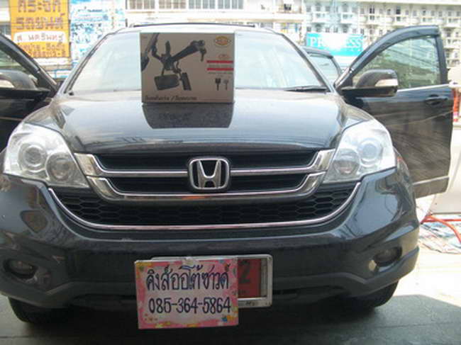 ลูกค้านำ รถยนต์ HONDA CR-V มาติดตั้ง LOCKTECH BY VISIT LOCK กล่องฟ้า กับทางร้าน