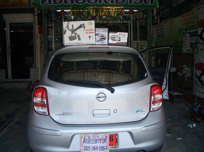 ลูกค้านำ รถยนต์ NISSAN MARCH มาติดตั้ง LOCKTECH VISITLOCK BIZLOCK กล่องฟ้า รีโมทกันขโมย ABT MINI PLU