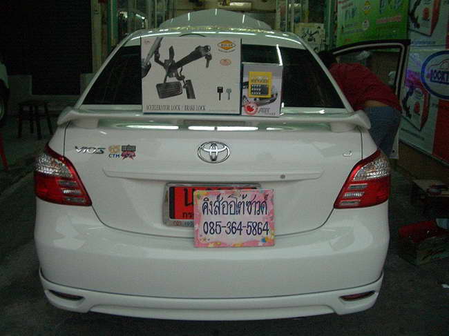 ลูกค้านำ รถยนต์ TOYOTA NEW VIOS มาติดตั้ง LOCKTECH VISITLOCK BIZLOCK กล่องฟ้า และ รีโมทกันขโมย ABT U