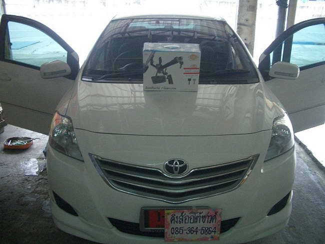 ลูกค้านำ รถยนต์ TOYOTA NEW VIOS มาติดตั้ง LOCKTECH VISITLOCK BIZLOCK กล่องฟ้า กับทางร้าน 