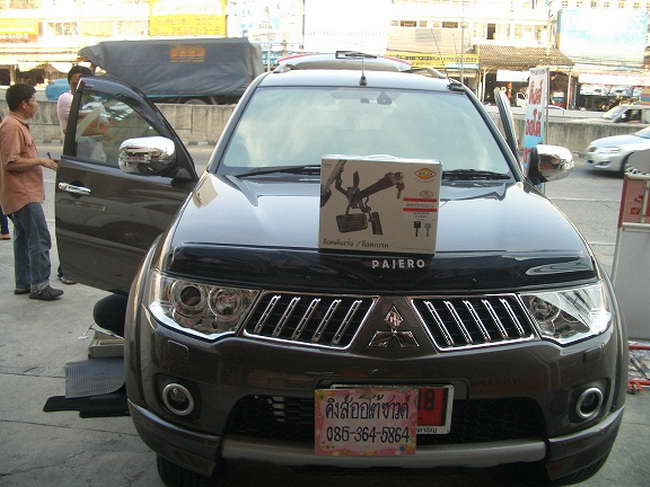 ลูกค้านำ รถยนต์ MITSUBISHI PAJERO SPORT มาติดตั้ง LOCKTECH VISITLOCK BIZLOCK กล่องฟ้า กับทางร้าน