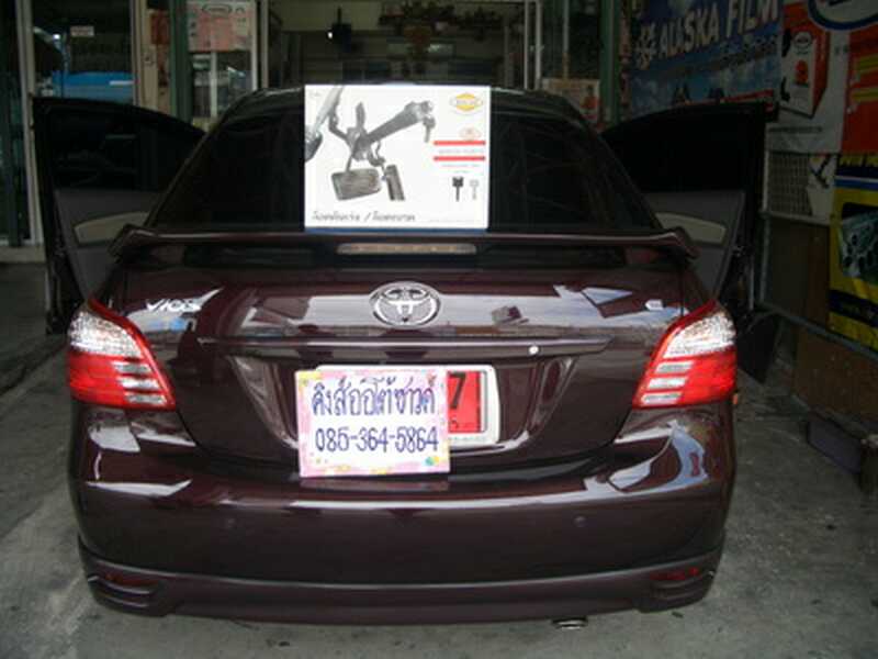 ลูกค้านำ รถยนต์ TOYOTA VIOS ป้ายแดง มาติดตั้ง LOCKTECH VISITLOCK BIZLOCK กล่องฟ้า กับทางร้าน