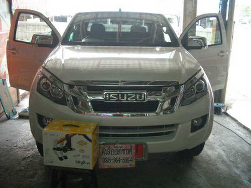ลูกค้านำ รถยนต์ ISUZU NEW D-MAX มาติดตั้ง LOCKTECH VISIT LOCK กล่องเหลือง กับทางร้าน